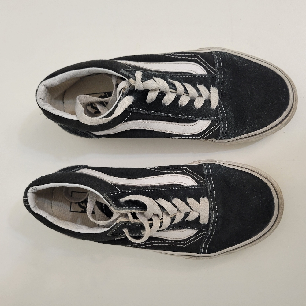 SALE! $10 Vans Low Top Sneaker - Picture 2 of 5